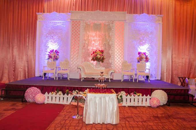 Modern-romantic wedding decoration by Menara Top Food Alam Sutera - 002 Modern-romantic wedding decoration by Menara Top Food Alam Sutera - 002