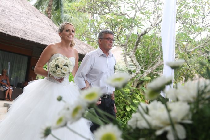 Wedding Arrangement for Jodie Maree Muller &  Brett Michael Hogg - 06 April 2014 by Legian Beach Hotel & Candi Beach Resort & Spa - 004
