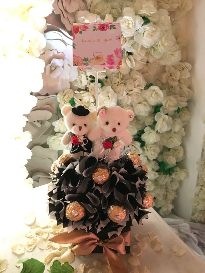 Wedding Center Piece for ERICKO AND SHARON by La.Sela Chocolate Bouquet - 001 Wedding Center Piece for ERICKO AND SHARON by La.Sela Chocolate Bouquet - 001