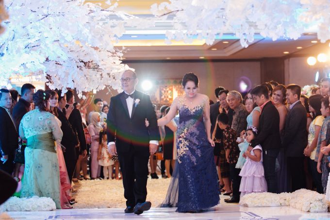 Wedding of Riady & Angel - Shangri-La - Jakarta by MARK & CO - 002 Wedding of Riady & Angel - Shangri-La - Jakarta by MARK & CO - 002