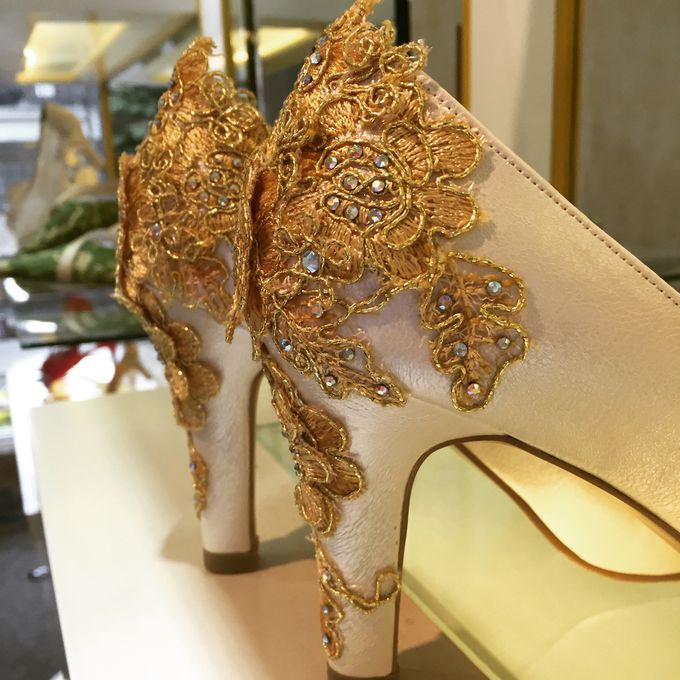 Custom Wedding Shoes by Donamici 