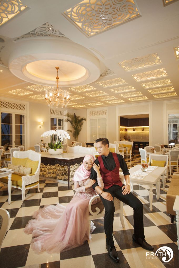 Beautiful Pre Wedding Photoshoot at Collonial Place by Rumah Luwih Beach Resort - 010