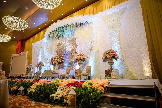 The Wedding of Albert & Sylvia Grand mercure Kemayoran by The Swan Decoration - 007