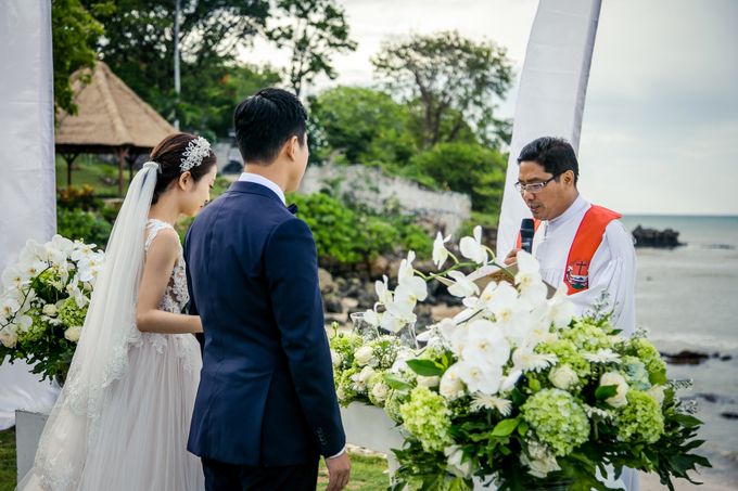 Wedding at Four Seasons Jimbaran Bali by Four Seasons Resort Bali at Jimbaran Bay - 014