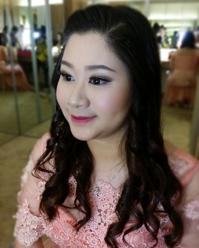 Makeup makes you more confident by Calsyelisa MUA - 010 Makeup makes you more confident by Calsyelisa MUA - 010
