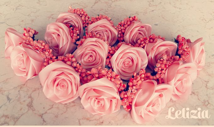 Single flower boutonniere by Letizia Wedding - 013 Single flower boutonniere by Letizia Wedding - 013