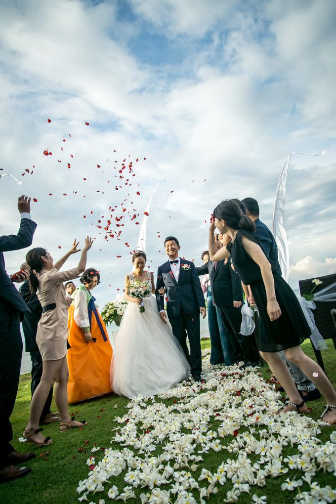 Wedding at Four Seasons Jimbaran Bali by Four Seasons Resort Bali at Jimbaran Bay - 027