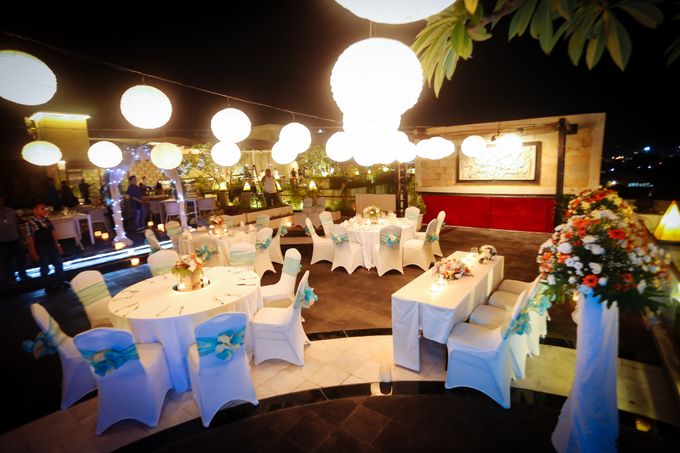 The Lighthouse Rooftop Wedding by Aston Kuta Hotel & Residence - 006