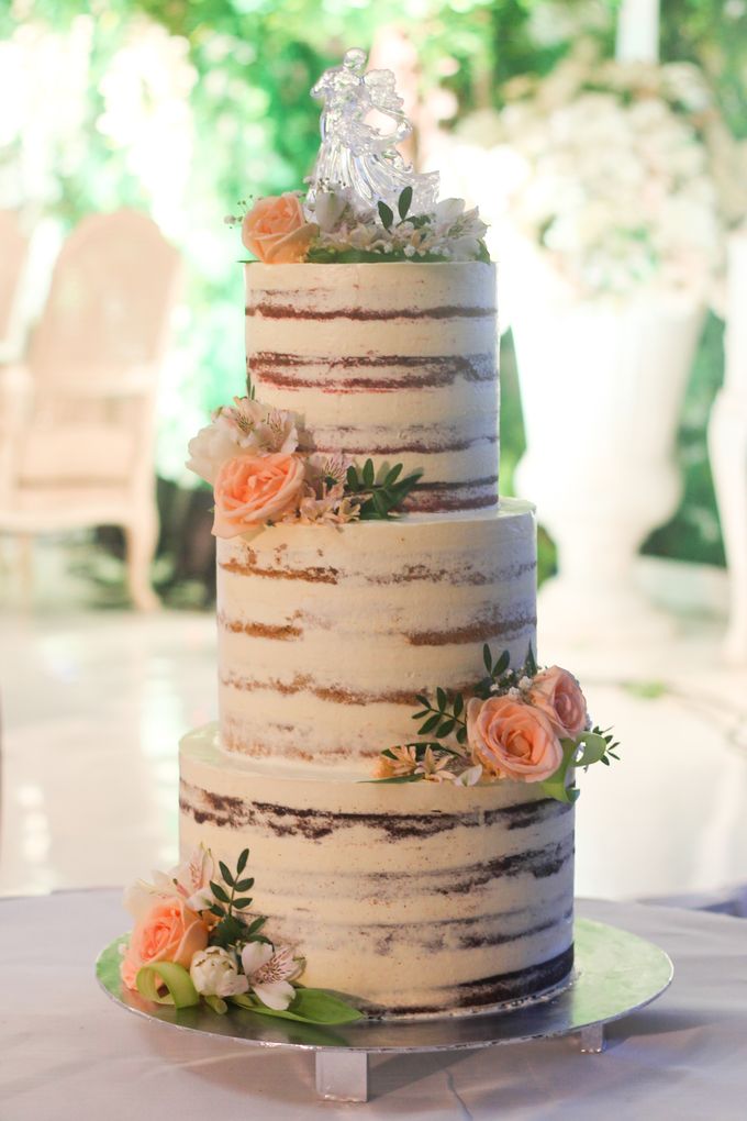 Wedding Cake - Arnold & Dea by Lareia Cake & Co. - 002 Wedding Cake - Arnold & Dea by Lareia Cake & Co. - 002