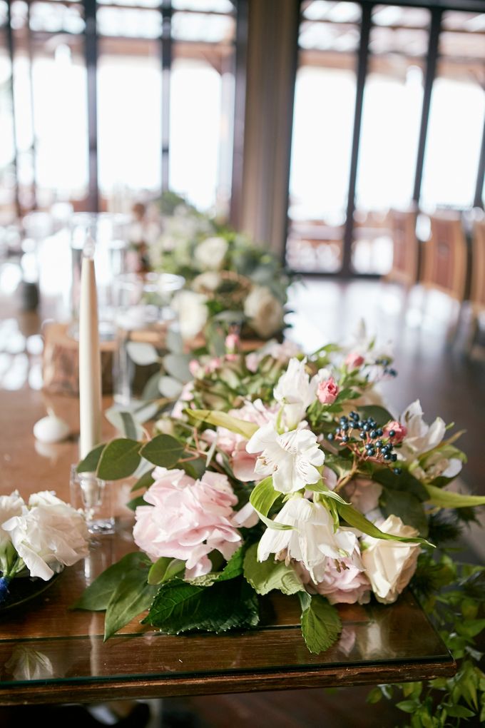 Indoor Destination Wedding at Sundara Four Seasons  Jimbaran by Flora Botanica Designs - 005