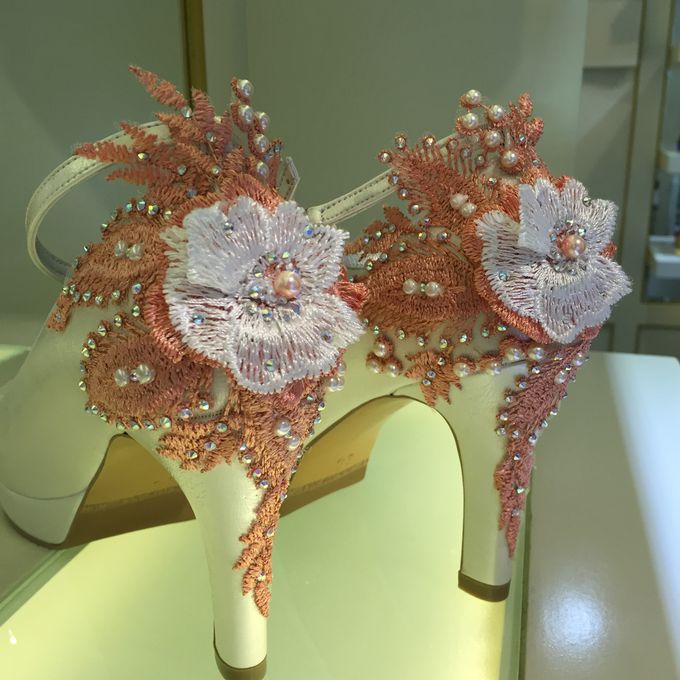 Custom Wedding Shoes | Donamici | Bridestory