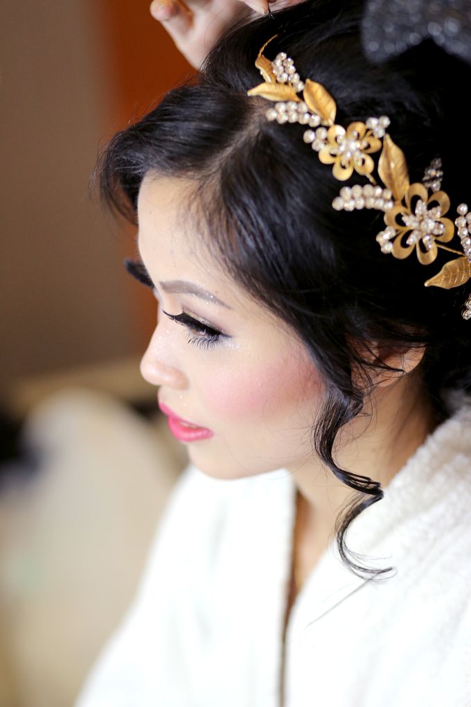Simple and Elegant Wedding by AngelineThresdy Makeup Artist - 018 Simple and Elegant Wedding by AngelineThresdy Makeup Artist - 018