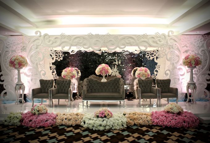 Warsito & Pauline by Line Roses Florist & Choco - 005