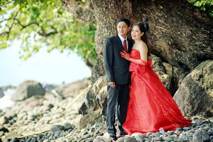 Beach, Flowers, Gardens, Love.. by Foto Wedding Bandung - 014