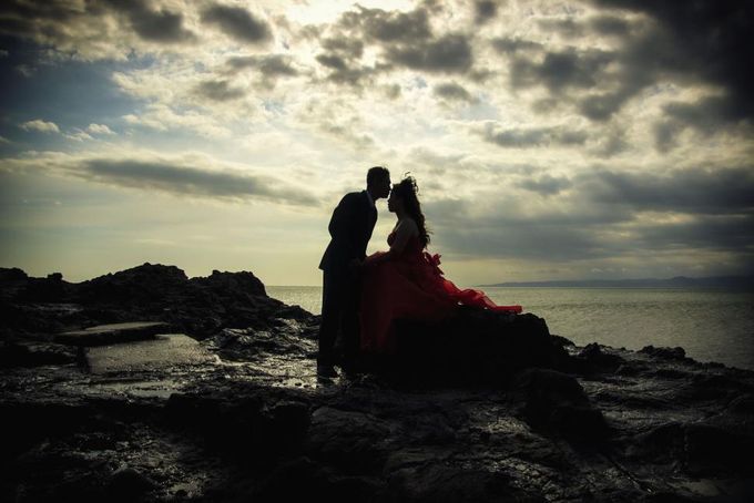 Beach, Flowers, Gardens, Love.. by Foto Wedding Bandung - 017