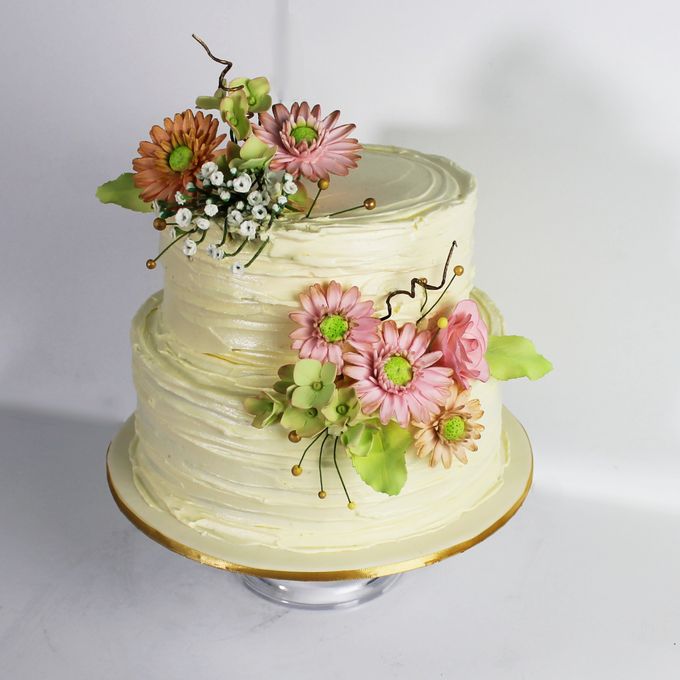 Sugar Floral with Buttercream by Carousel Moments - 010 Sugar Floral with Buttercream by Carousel Moments - 010