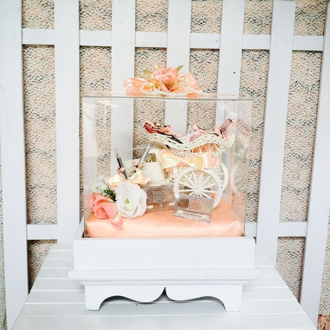 CLASIC WHITE BOX (burlap ringbox) by DNY Creative - 004