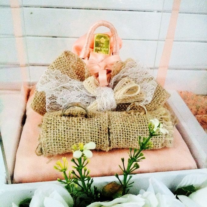 CLASIC WHITE BOX (burlap ringbox) by DNY Creative - 003