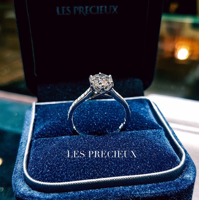 Solitaire Diamond Engagement Rings by LES PRECIEUX - 003 Solitaire Diamond Engagement Rings by LES PRECIEUX - 003