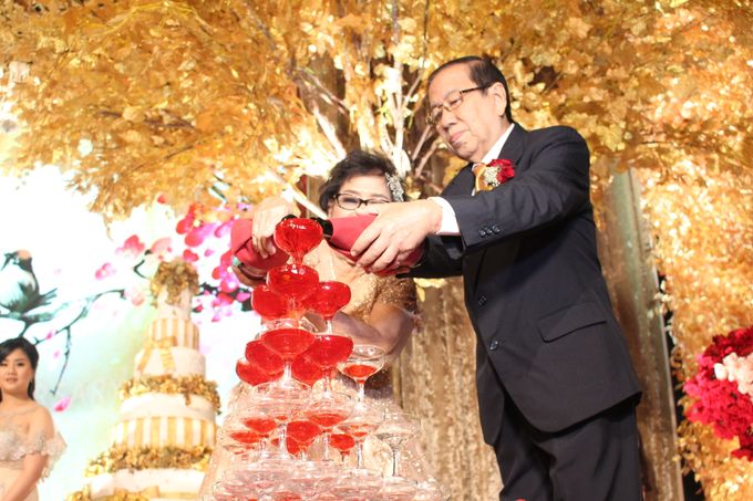 Wedding Anniversary of by HARRIS Hotel & Conventions Gubeng - Surabaya - 026