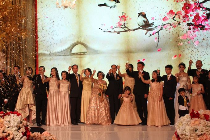 Wedding Anniversary of by HARRIS Hotel & Conventions Gubeng - Surabaya - 027