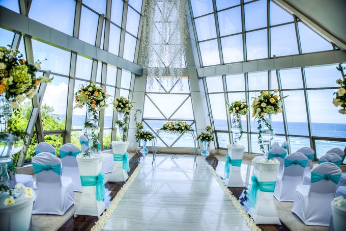 Wedding At Pearl Chapel Samabe Nusa Dua Bali By All That Bali Wedding Bridestory Com