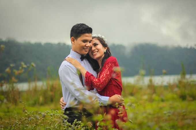 Радостные люди в квартире. Step together. Step together logo. Эмблема детского объединения шаг вперед. Take baby before fold.