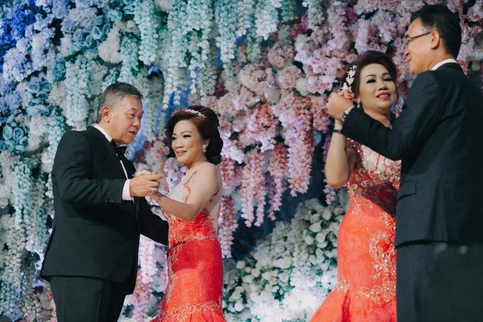 Edwin & Grace Wedding Day By Dhika by Shangri-La Hotel, Surabaya - 016