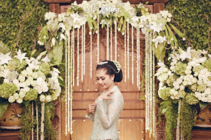 Ira & Ikhlas - Javanese & Acehnese Wedding by Mamie Hardo - 004