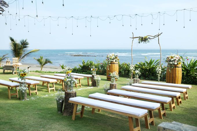 rustic wedding Julian Clark & Felicia anggraini by Sweetbella Florist & Decoration - 022 rustic wedding Julian Clark & Felicia anggraini by Sweetbella Florist & Decoration - 022