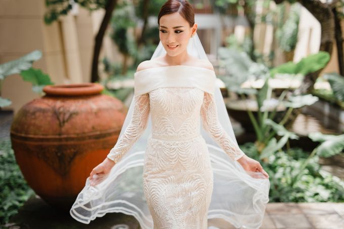 Simple and Modern Rococo style wedding at the Island of Gods by Priscilla Myrna - 011 Simple and Modern Rococo style wedding at the Island of Gods by Priscilla Myrna - 011