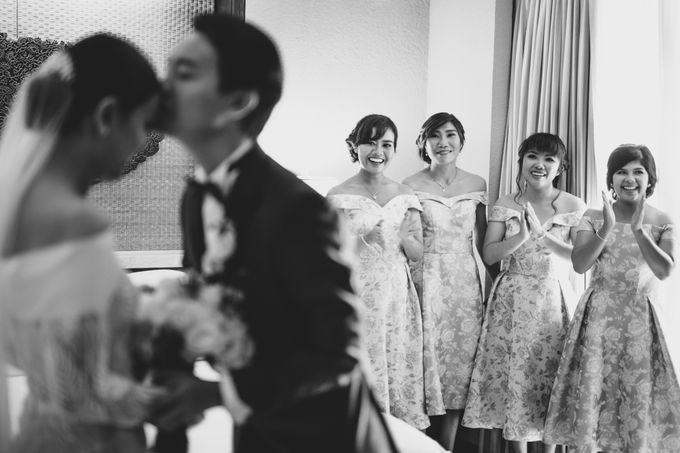 Simple and Modern Rococo style wedding at the Island of Gods by Priscilla Myrna - 015 Simple and Modern Rococo style wedding at the Island of Gods by Priscilla Myrna - 015