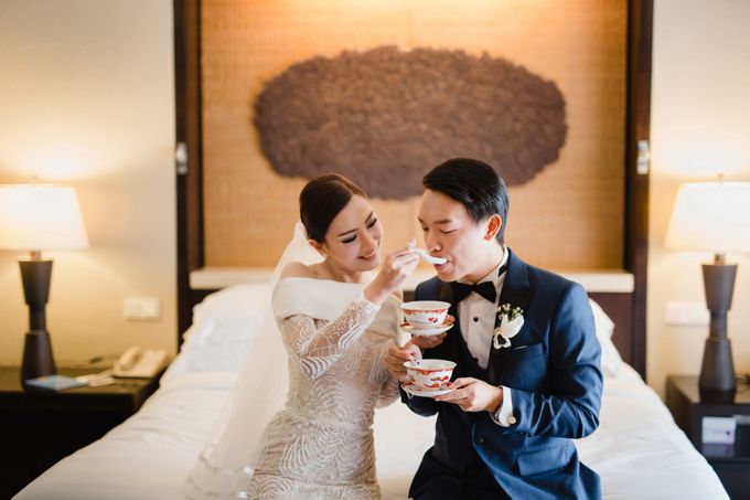 Simple and Modern Rococo style wedding at the Island of Gods by Priscilla Myrna - 016 Simple and Modern Rococo style wedding at the Island of Gods by Priscilla Myrna - 016