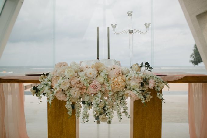 Simple and Modern Rococo style wedding at the Island of Gods by Priscilla Myrna - 017 Simple and Modern Rococo style wedding at the Island of Gods by Priscilla Myrna - 017