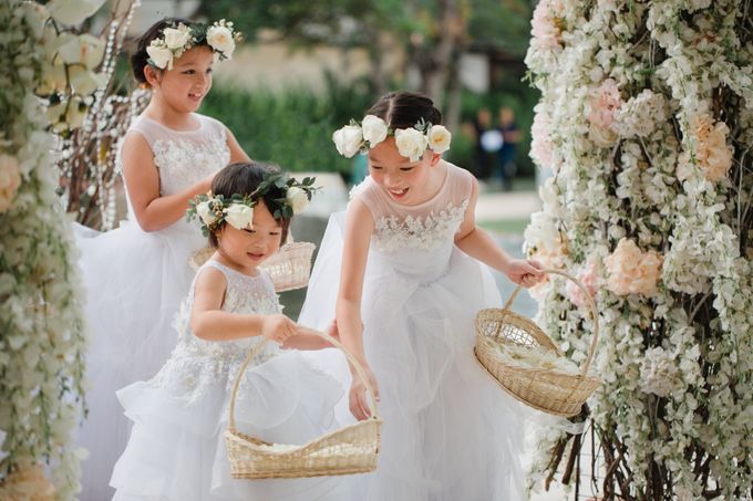 Simple and Modern Rococo style wedding at the Island of Gods by Priscilla Myrna - 022 Simple and Modern Rococo style wedding at the Island of Gods by Priscilla Myrna - 022