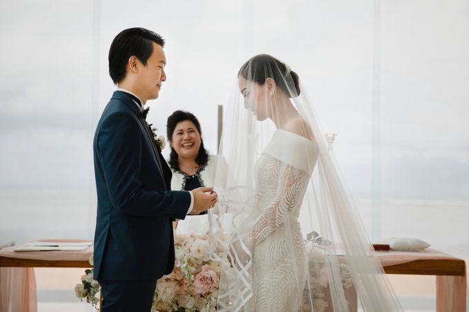 Simple and Modern Rococo style wedding at the Island of Gods by Priscilla Myrna - 031 Simple and Modern Rococo style wedding at the Island of Gods by Priscilla Myrna - 031