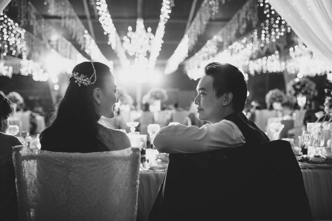 Simple and Modern Rococo style wedding at the Island of Gods by Maxtu Photography - 046 Simple and Modern Rococo style wedding at the Island of Gods by Maxtu Photography - 046