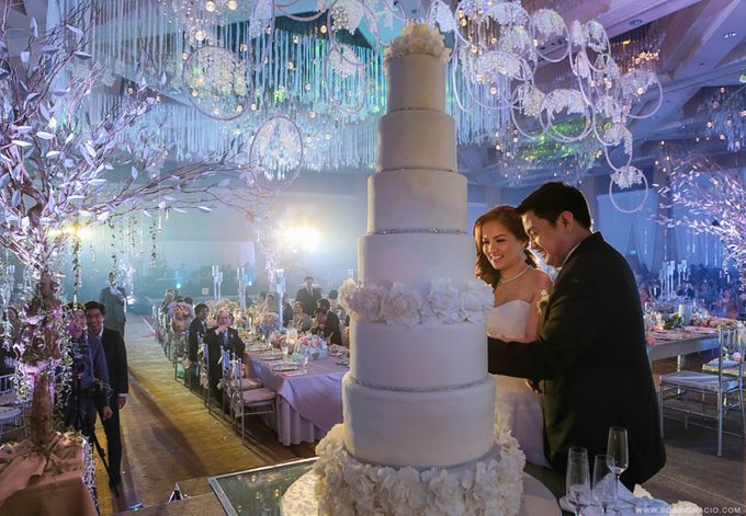 Joey & Prin - Wedding by Bogs Ignacio Signature Gallery - 040