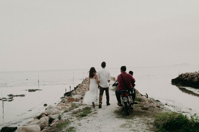 Warm engagement session in Penang  by Amelia Soo photography - 041