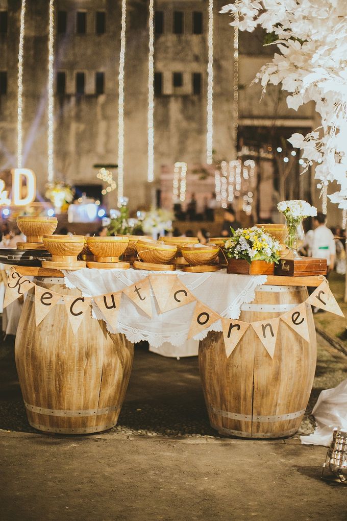 Ary & Dinda Wedding by Bali Izatta Wedding Planner & Wedding Florist Decorator - 012 Ary & Dinda Wedding by Bali Izatta Wedding Planner & Wedding Florist Decorator - 012