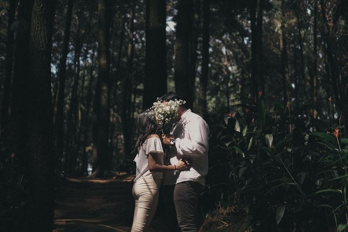 Selvy & Hanito Prewedding Shoot by Kenang Design - 019