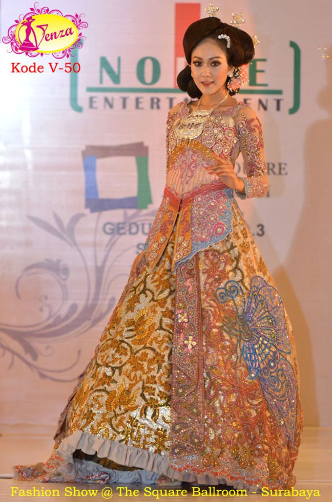 SURABAYA FASHION - THE SQUARE BALLROOM - SURABAYA by Venza Kebaya & Wedding Service - 007
