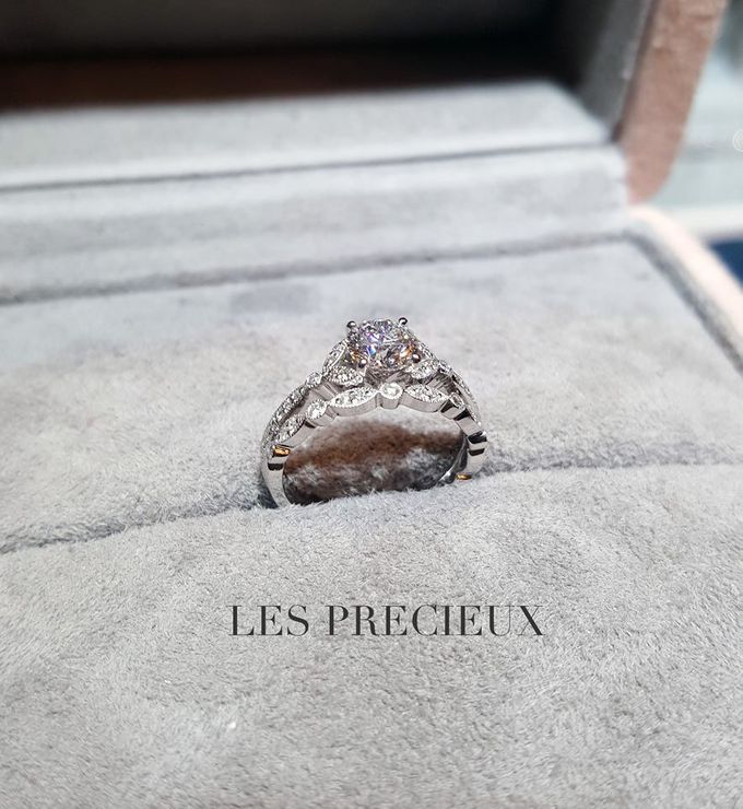 Beaded Milgrain Vintage Style Set of Engagement Ring & Wedding Band by LES PRECIEUX - 001