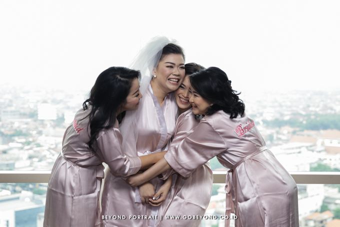 LUCKY & BRENDA by Ovan Putri Bridal and Makeup - 002 LUCKY & BRENDA by Ovan Putri Bridal and Makeup - 002