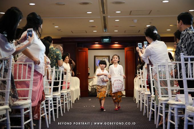LUCKY & BRENDA by Ovan Putri Bridal and Makeup - 031 LUCKY & BRENDA by Ovan Putri Bridal and Makeup - 031