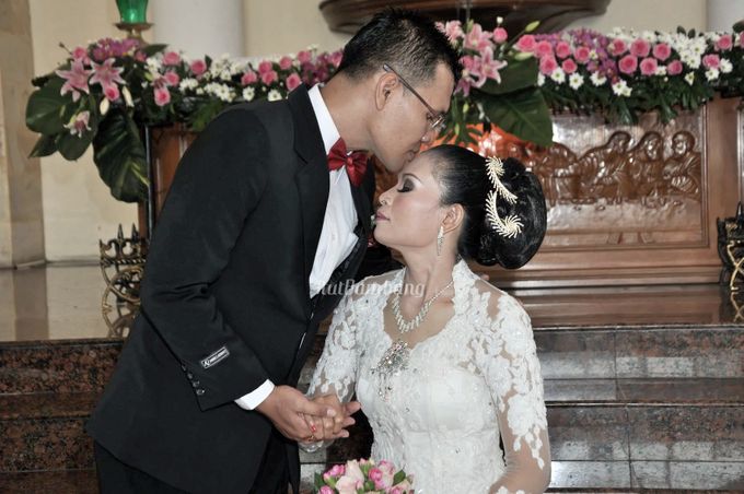Pengantin Hijab - Bridal - Paes Tradisional by Rumah Rias Itut Bambang - 004 Pengantin Hijab - Bridal - Paes Tradisional by Rumah Rias Itut Bambang - 004