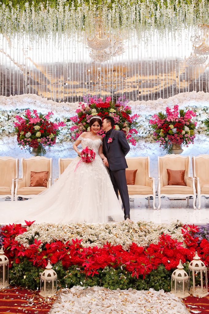 Noviani & Adhi Wedding at The Ballroom - Winter Wonderland Theme by Hilton Bandung - 003 Noviani & Adhi Wedding at The Ballroom - Winter Wonderland Theme by Hilton Bandung - 003