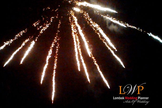 Firework In Lombok by lombok wedding planner - 013 Firework In Lombok by lombok wedding planner - 013