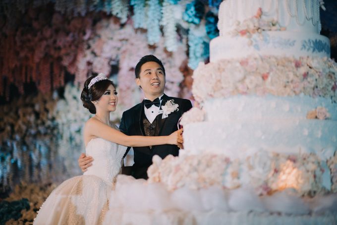 Edwin & Grace Wedding Day By Dhika by Shangri-La Hotel, Surabaya - 013