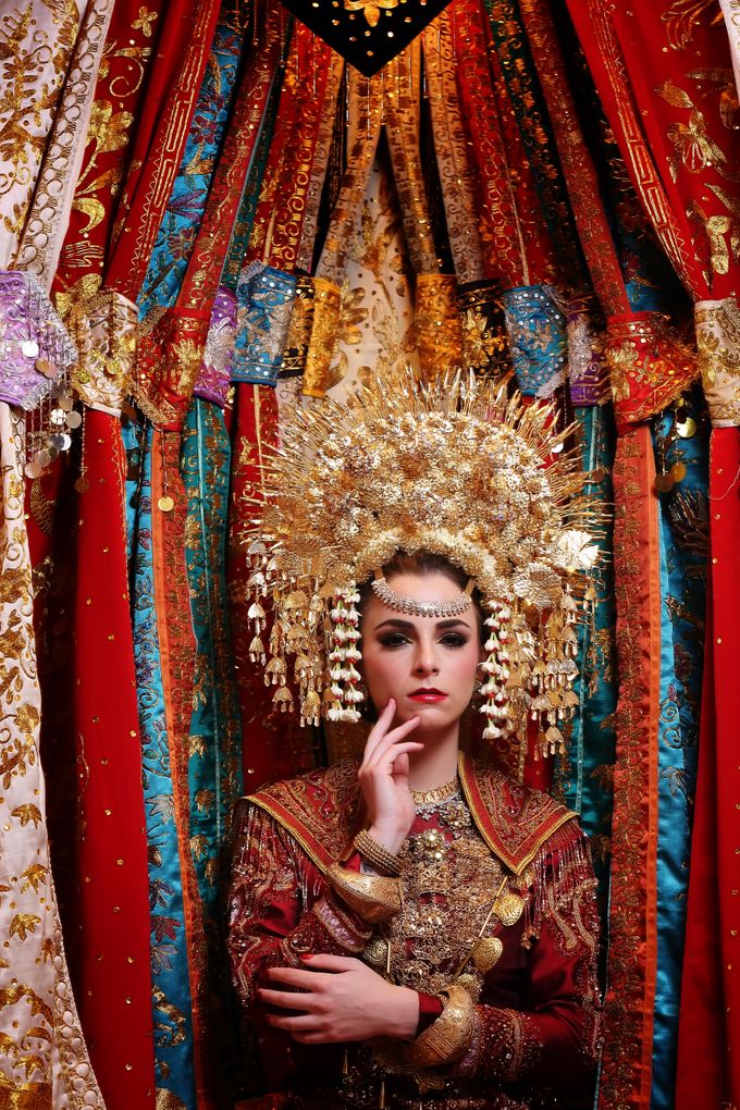 Minang Bride - Garuda Indonesia Inflight Magazines Spread by DES ISKANDAR - 006 Minang Bride - Garuda Indonesia Inflight Magazines Spread by DES ISKANDAR - 006